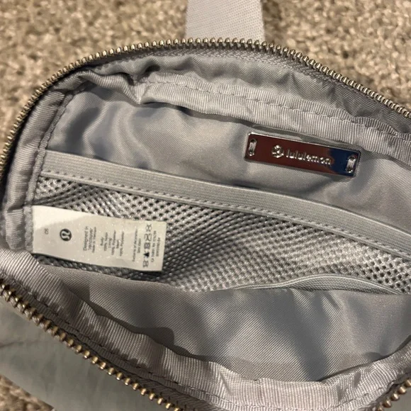 lululemon athletica Light Gray Waist Pack - Picture 2 of 2